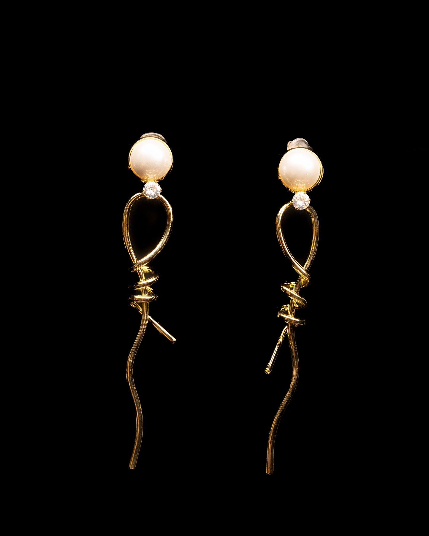 Gold Plated Twisted Wire Pearl Earrings