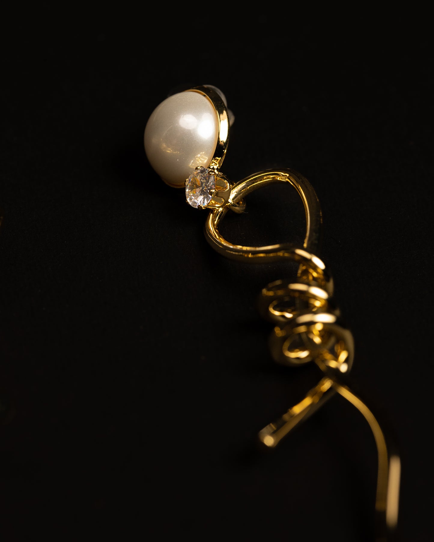 Gold Plated Twisted Wire Pearl Earrings