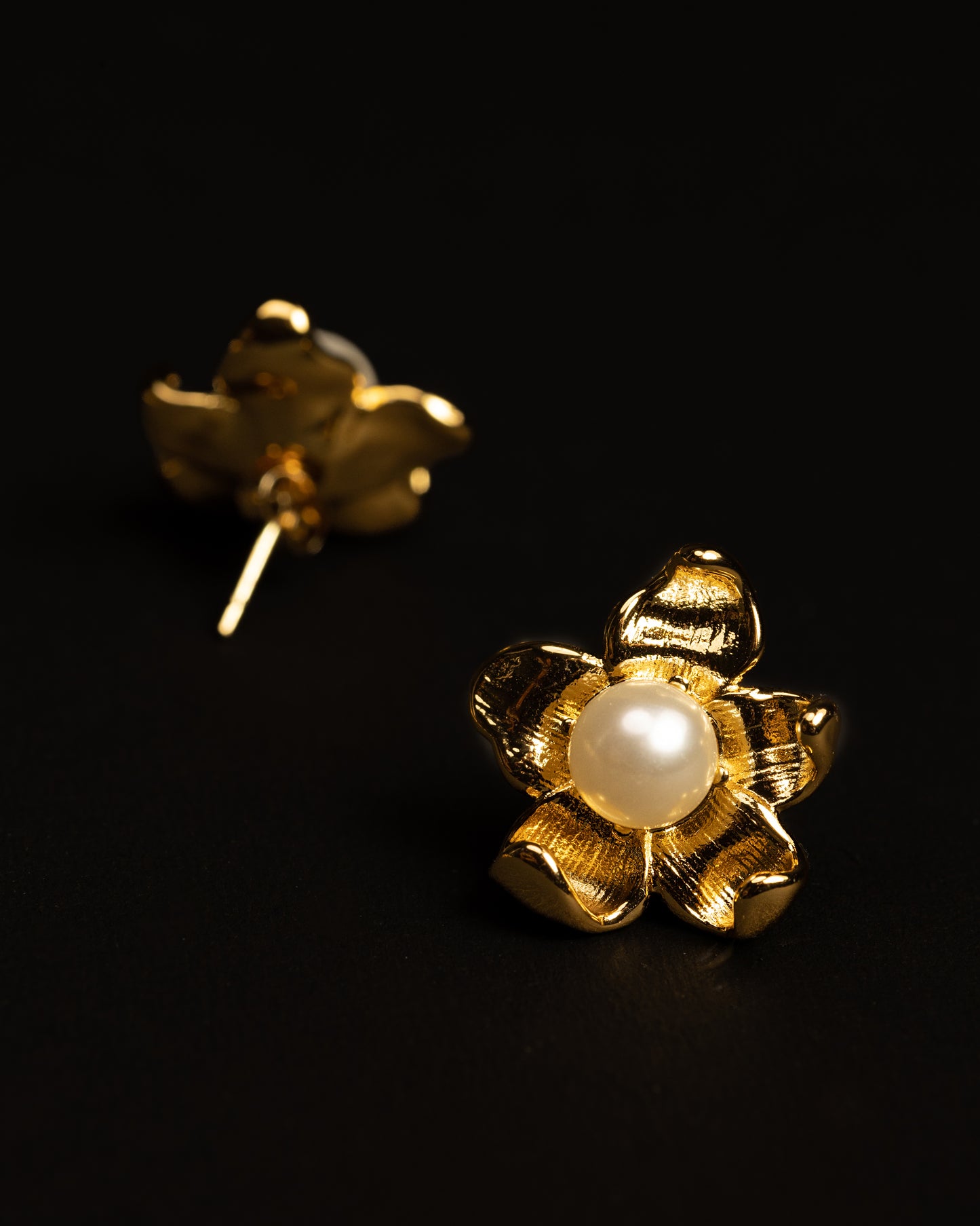 Golden Daisy Pearls