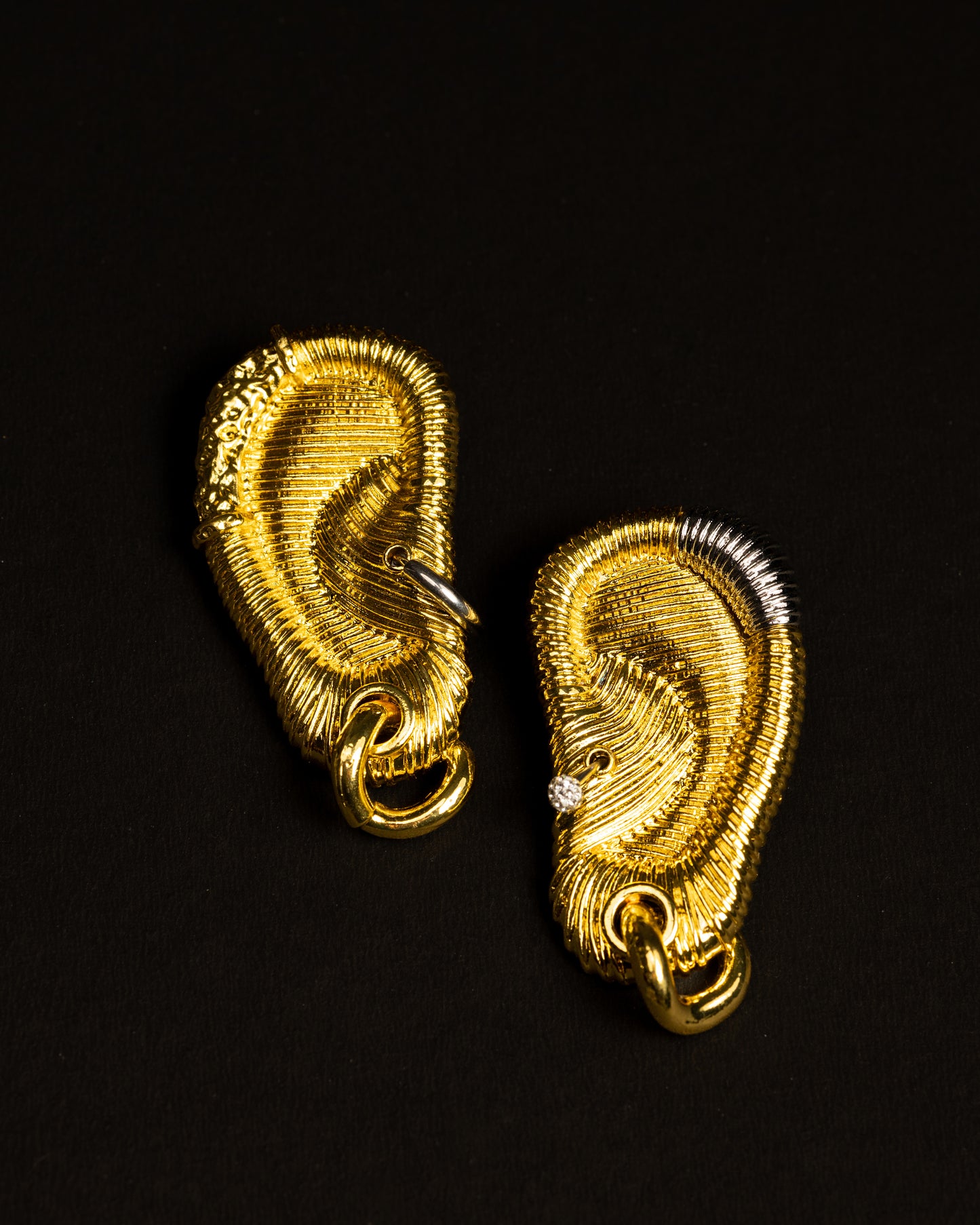 Whispering Golden Lobes