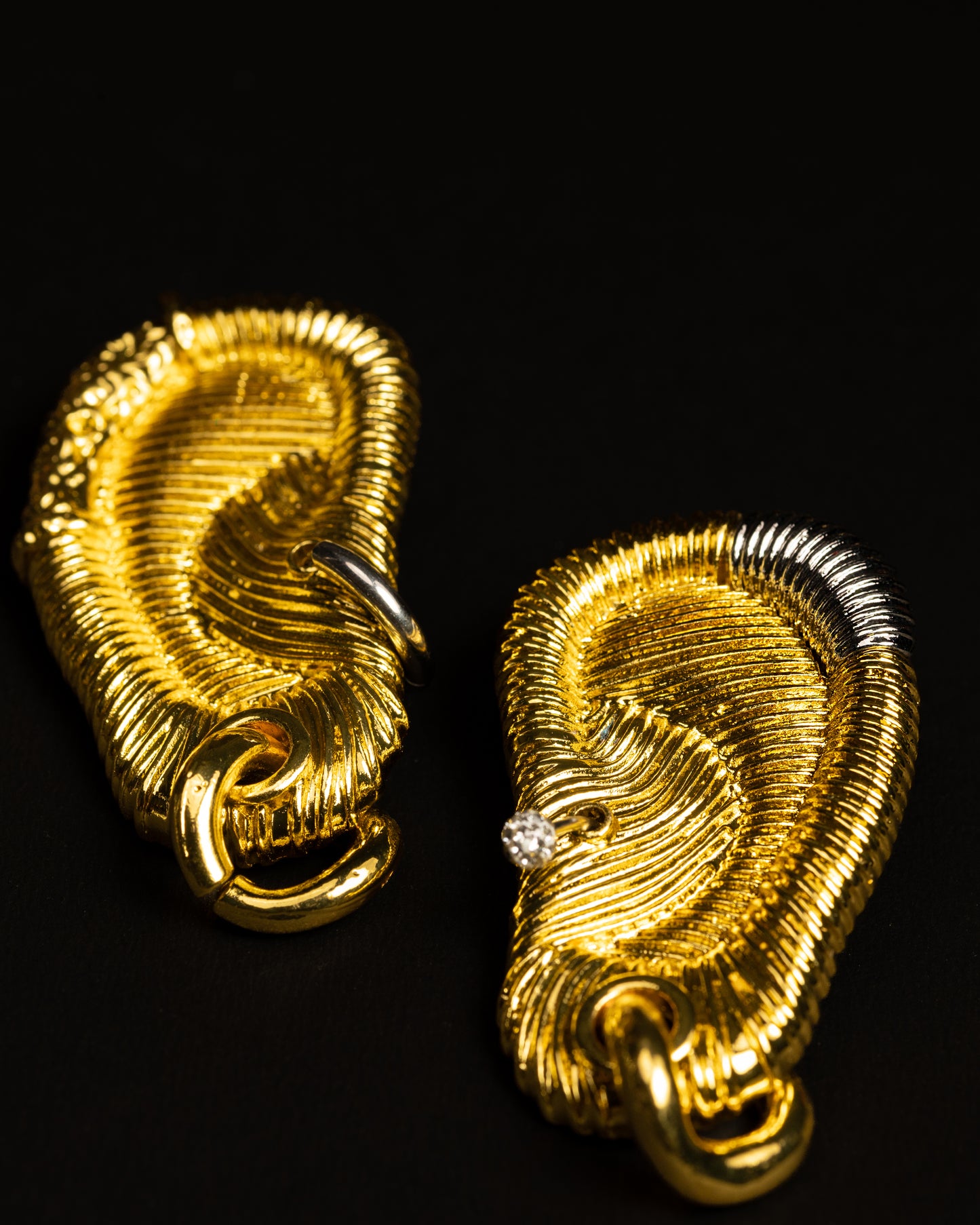 Whispering Golden Lobes