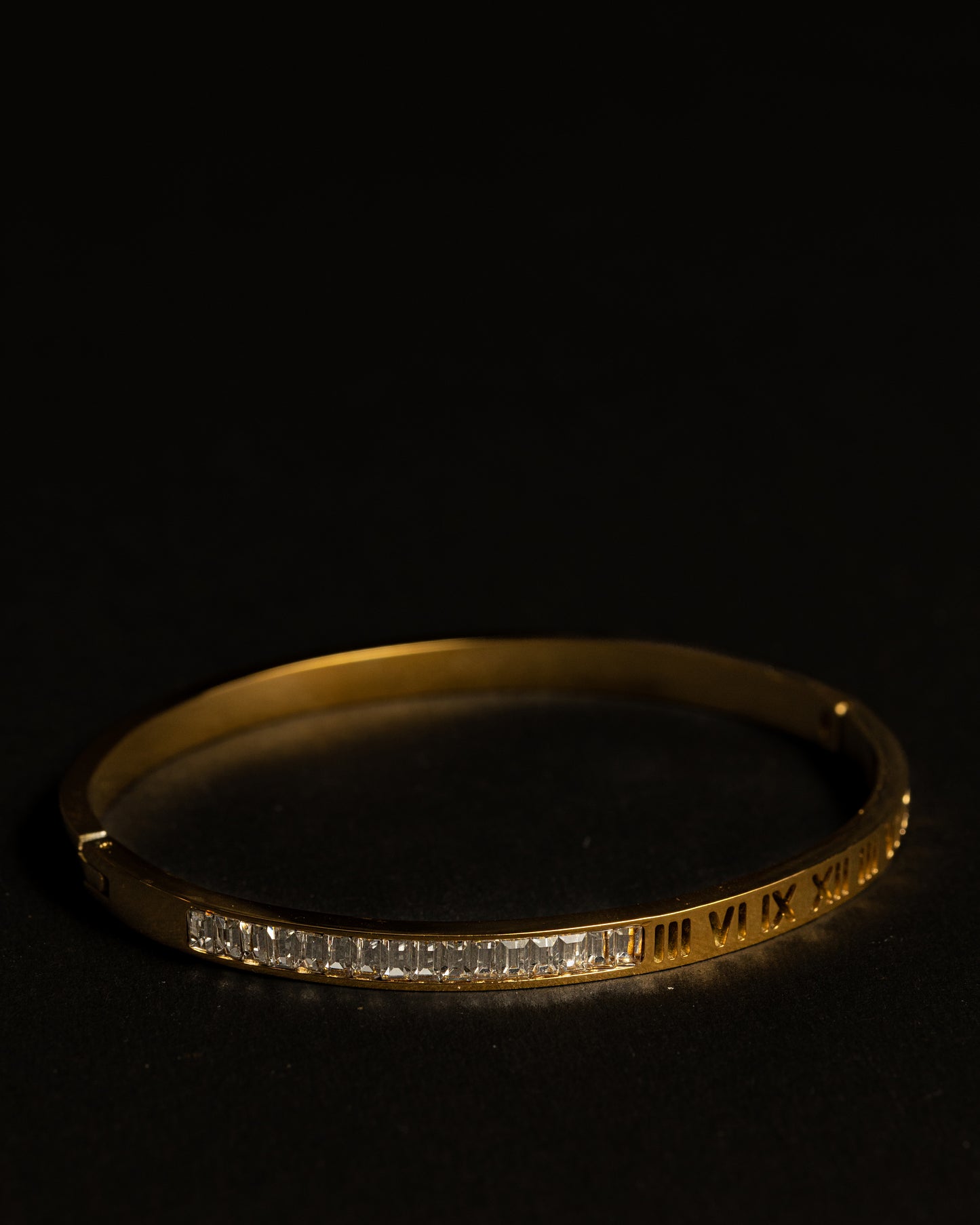 Roman Grace Bangle
