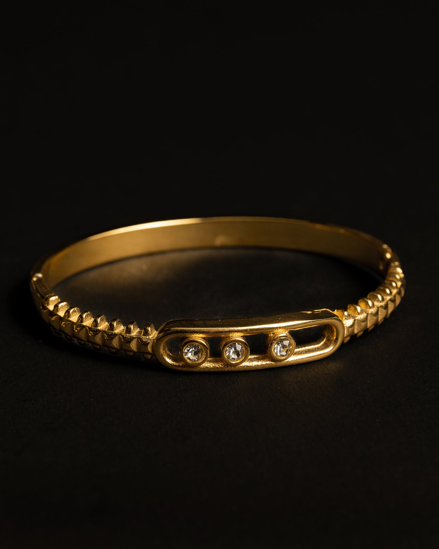Floating Diamonds Bangle