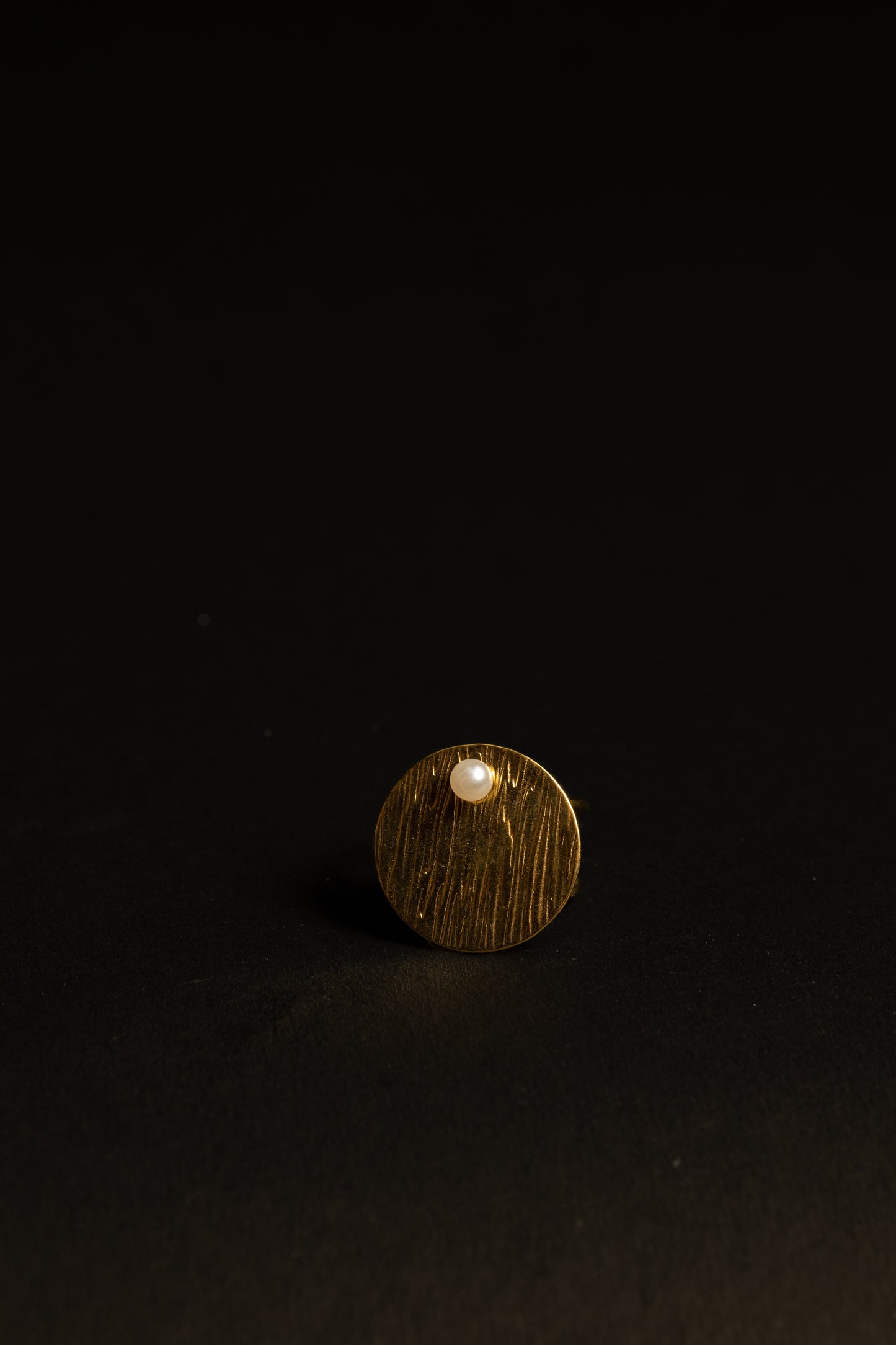 Luna Pearl Ring