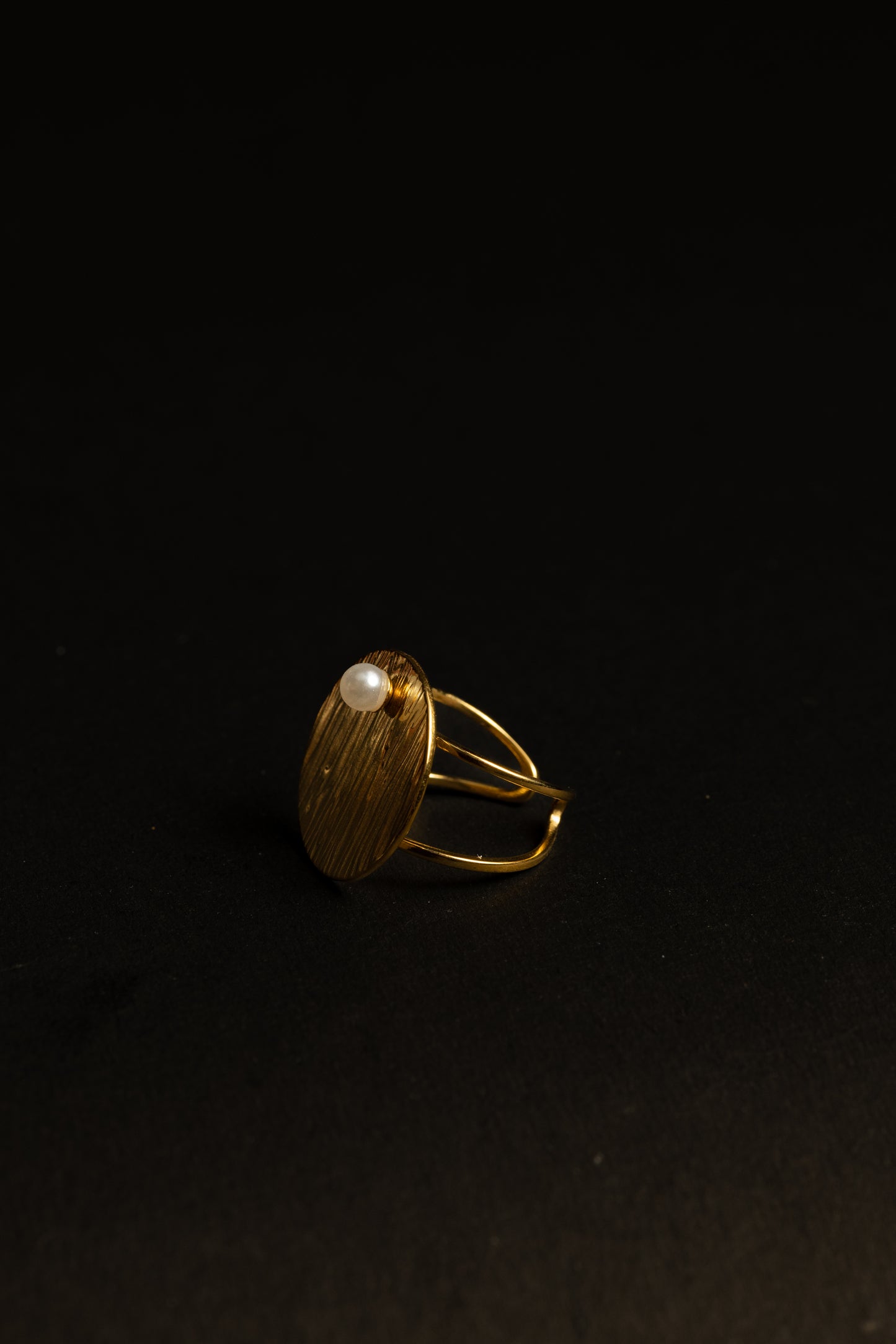Luna Pearl Ring