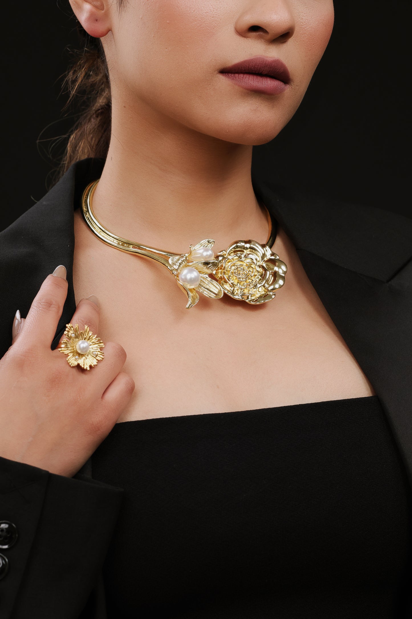 Opulent Rose Pearl Collar