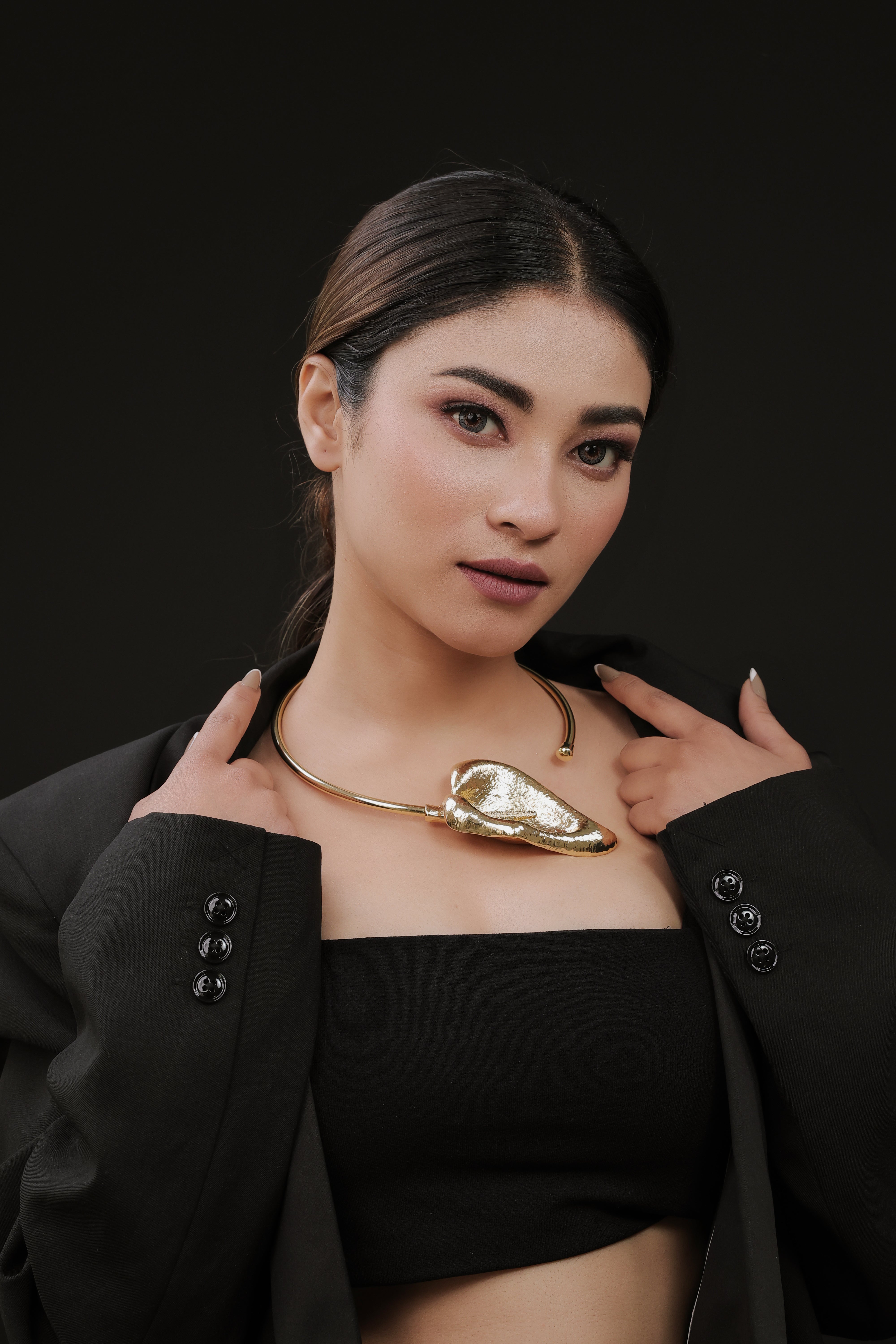 Runway Lily Statement Necklace – SonaMiraya Runway Lily Statement Necklace – SonaMiraya